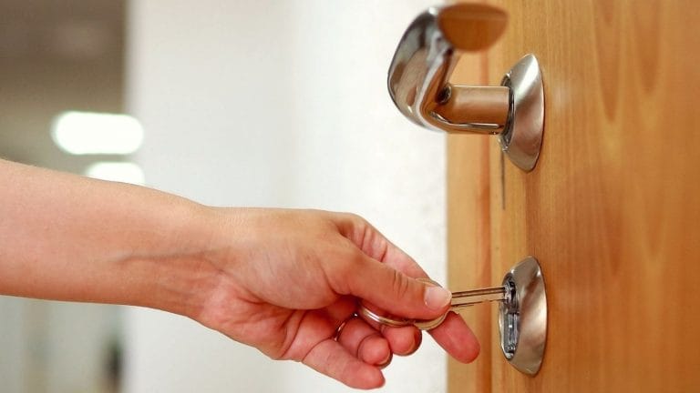 Schlüsseldienst Spandau-Verfügbarkeit: Immer bereit für Ihren Anruf