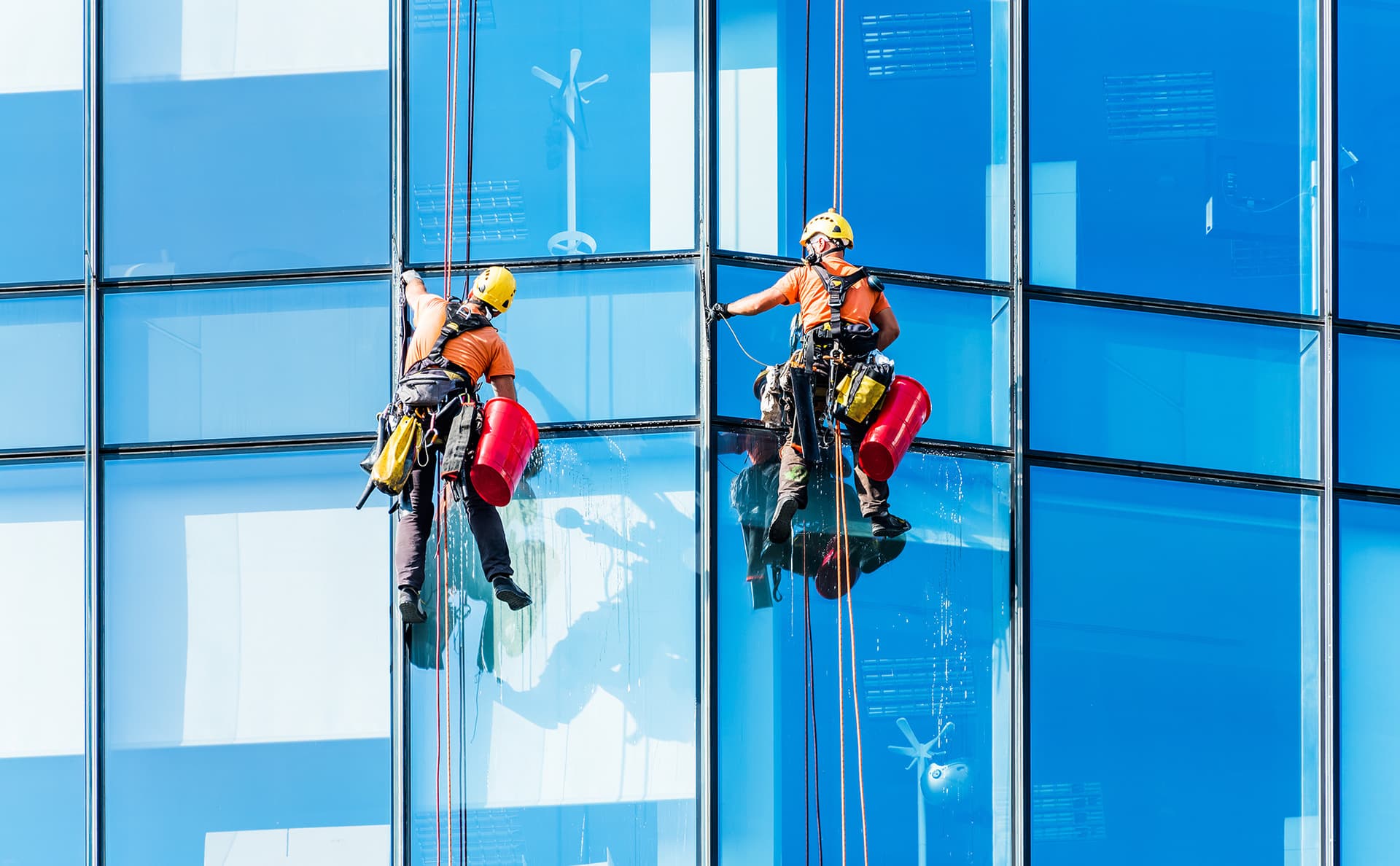 Meister-Job: Dein Fensterputzer in der Nähe für Glasfassaden und Wintergärten