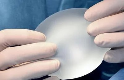 Brustvergrößerung mit Eigenfett: Bochums Führendes Zentrum für Plastische Chirurgie