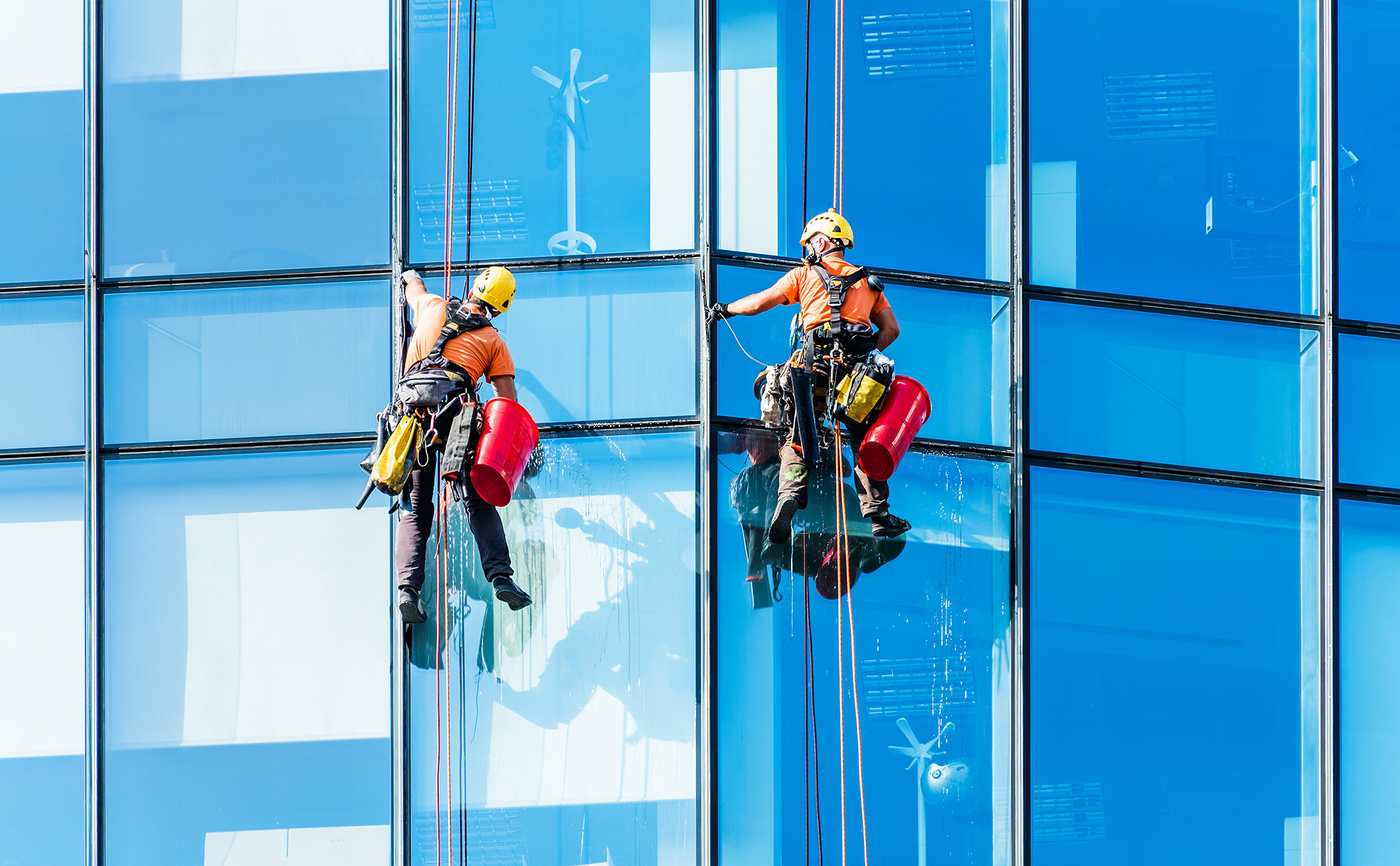Meister-Job: Dein Fensterputzer in der Nähe für Glasfassaden und Wintergärten