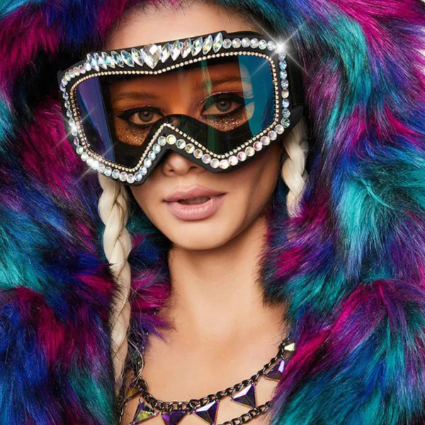 Für dein individuelles Festival Outfit ist eine Festival Sonnenbrille das Highlight